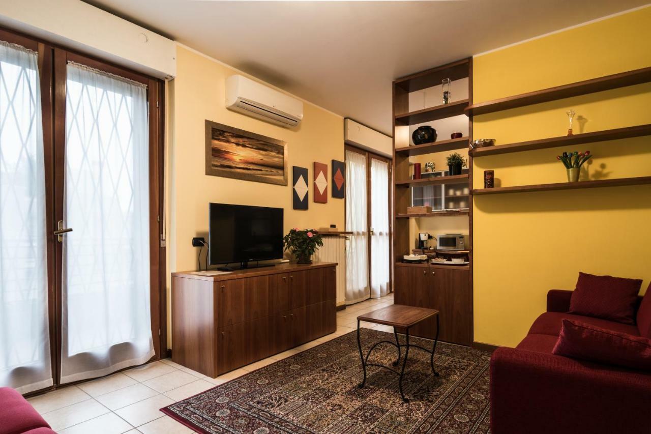 산도나토밀라네세 Cozy Penthouse 빌라 외부 사진